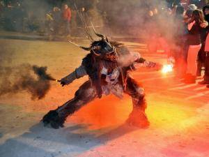 Sheepskins - Long haired sheepskin for Krampus costume - poertschachkrampuslaufwoertherseeauen291120138361