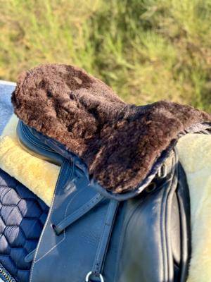 Sheepskins - Saddle Covers for Equestrian  - saddle-cover-sheepskin