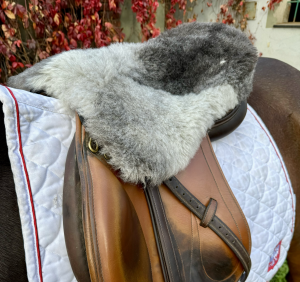 Sheepskins - Saddle Covers for Equestrian  - tempimagejfcs68