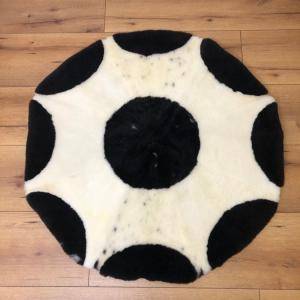 Sheepskins - Round sheepskin rugs without hems!