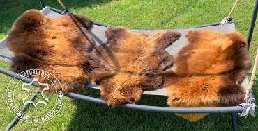 Sheepskins - Paint your surroundings with sheepskins in autumn colors from the Adam-Leather collection!